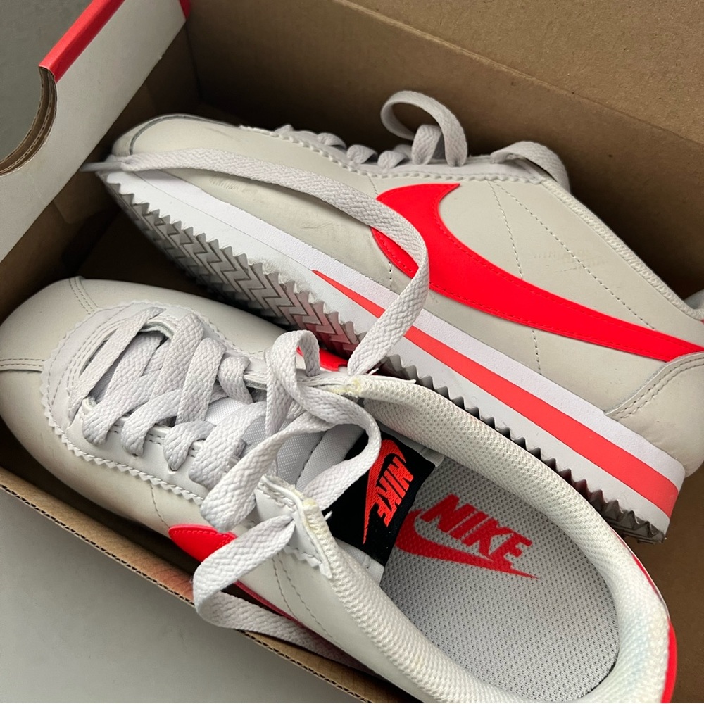 Nike Cortez SZ 6